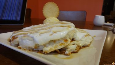 自家製リコッタチーズクリームで覆われたフワフワのパンケーキ♪hanaCafe（ハナカフェ）（三重／近鉄四日市）