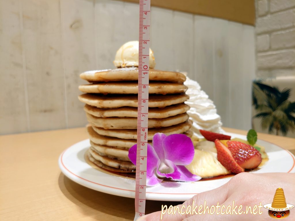 10周年記念パンケーキタワー（10th Anniversary Pancakes）　￥1680円（税別）エッグスンシングス心斎橋