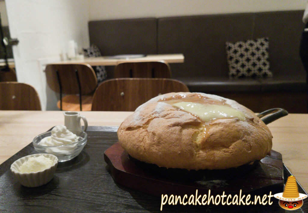 食べた物：台湾カステラパンケーキ　カルピスバターのせ　米米（ファンファン）梅田