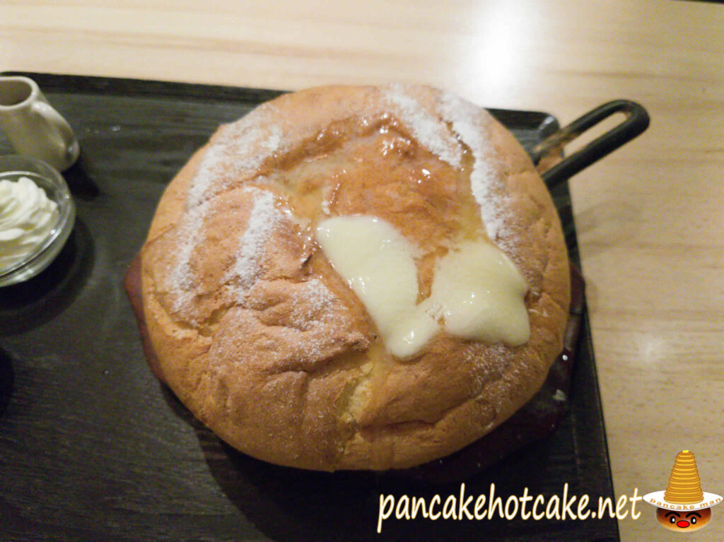 食べた物：台湾カステラパンケーキ　カルピスバターのせ　米米（ファンファン）梅田