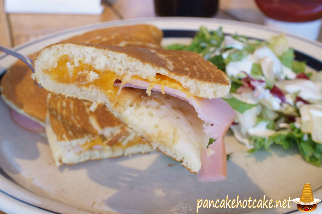 朝限定 エッグスンパンドイッチ（ロースハム）＆ドリンク（Eggs'n Pancake Sandwich）エッグスンシングス梅田茶屋町店