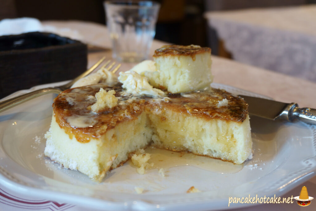 熊木ホットケーキ店の絶品ホットケーキ ブリュレとミートパイ