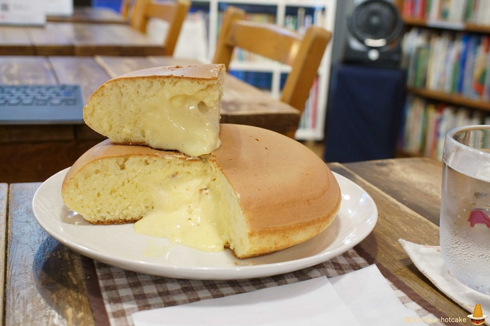 大きな大きな手作りパンケーキ～カスタード～holoholo（ホロホロ）大阪/なんば