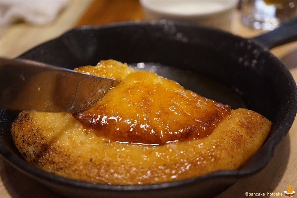 熱々スキレットのパンケーキは独特な生地で絶品♪cafe qroth (カフェ キュロス) （神戸/塚口）パンケーキマン