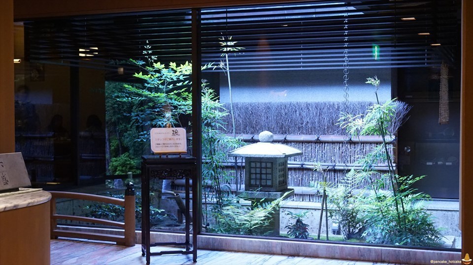 超絶品バニラスフレ 移転後の六盛茶庭（ろくせいさてい）スフレ＆カフェ茶庭に行ってきた♪（京都/平安神宮）スフレマン