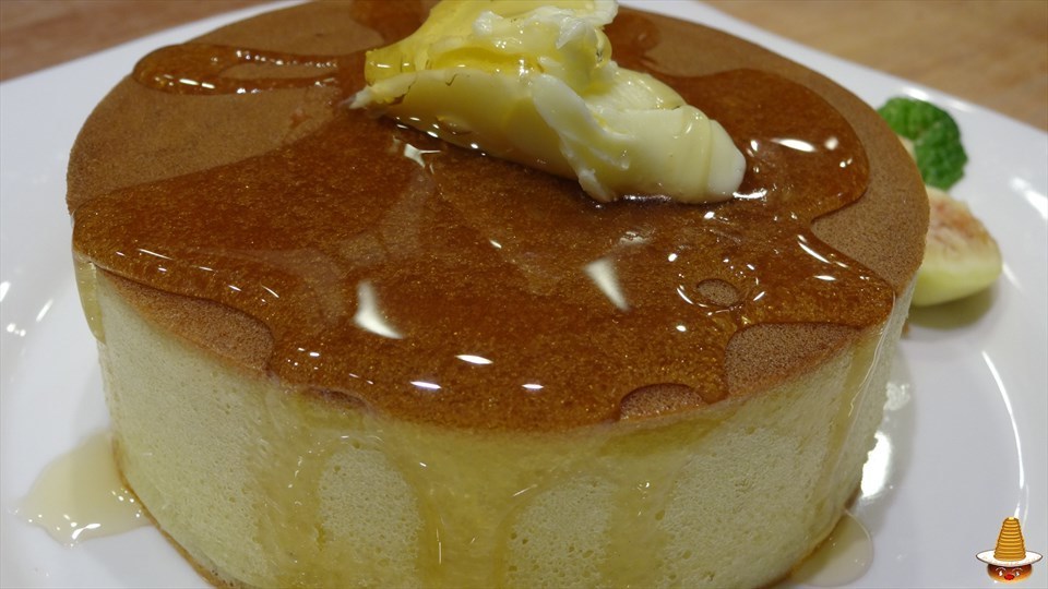 自家製蜂蜜と3.5cmの厚焼きパンケーキで幸せな時間♪元町一丁目カフェ（大阪/JR難波）パンケーキマン