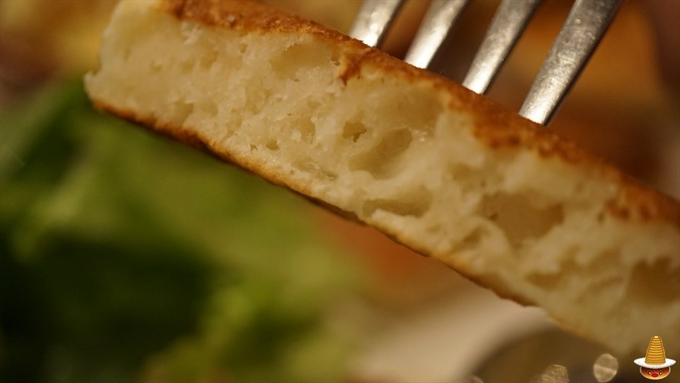 英国のパンケーキの1つ 美味しいクランペットを食べよう♪トリントンティールーム（大阪/谷町六丁目）パンケーキマン