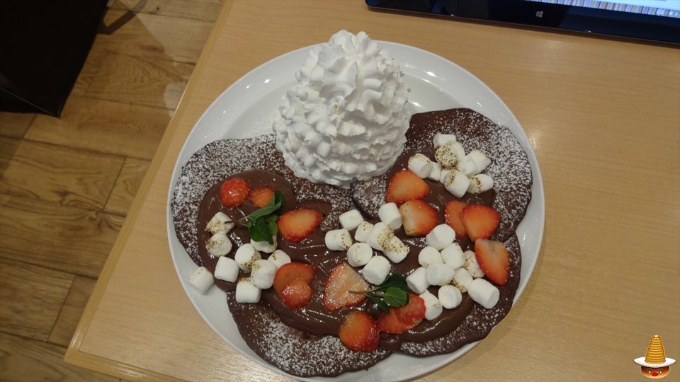 濃厚なチョコ スペシャルバレンタインパンケーキとホットチョコレート♪エッグスンシングスUSJ前（大阪/ユニバーサルシティ）パンケーキマン
