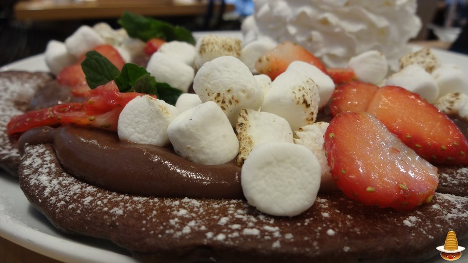 濃厚なチョコ スペシャルバレンタインパンケーキとホットチョコレート♪エッグスンシングスUSJ前（大阪/ユニバーサルシティ）パンケーキマン