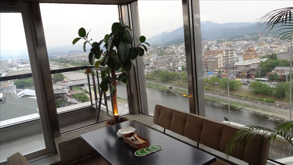9階からの素敵な展望とプレーンパンケーキ Sunny（サニー）（京都/三条）