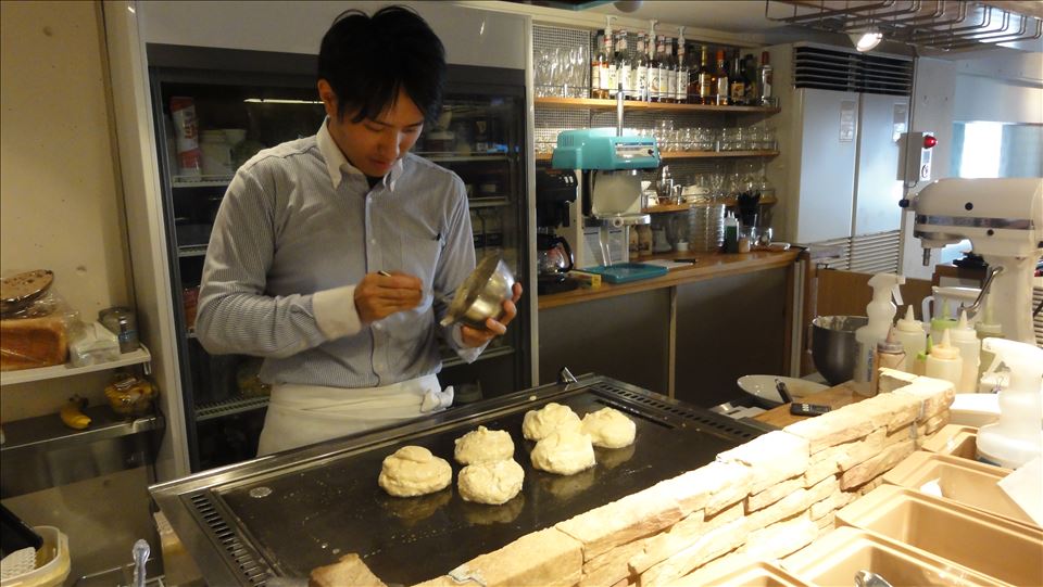 ライトカフェの姉妹店　パンケーキ　Cheval Cafe（シュバルカフェ）名古屋/白壁